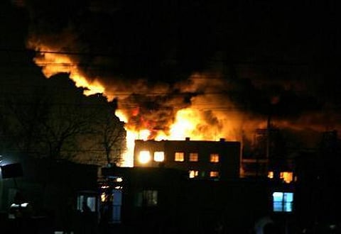 நாமக்கல் : 7 தனியார் பள்ளி வாகனங்கள் எரிப்பு