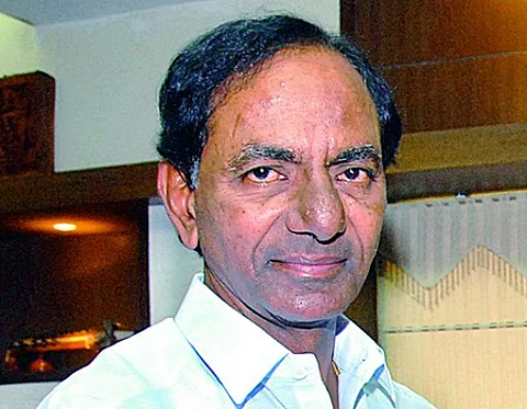 கட்சி நிதிக்காக கூலி வேலை செய்யும் தெலங்கானா முதல்வர்