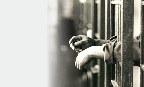 அகதிகளாய் வாழும் கைதிகள்..!