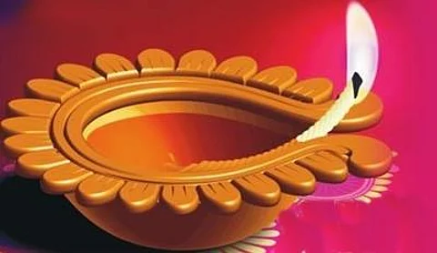 எவ்வளவு காற்று அடித்தாலும் அசையாமல், ஆடாமல் நின்று எரியும் அதிசயத் திருவிளக்குகள்!