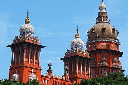 போலி வாக்காளர்கள் பெயரை நீக்குவதற்கு திமுக சார்பில் வழங்கப்பட்ட மென்பொருளைப் பயன்படுத்தலாம்: தேர்தல் ஆணையத்துக்கு உயர் நீதிமன்றம் உத்தரவு