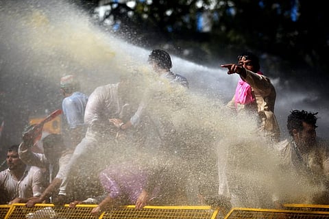 சகிப்பின்மை விவகாரத்தில் பிரதமர் மௌனம்: இளைஞர் காங்கிரஸ் தில்லியில் போராட்டம்