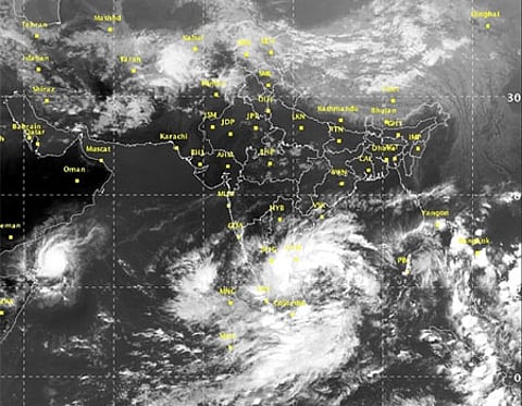 குமரி அருகே புதிய காற்றழுத்தத்தாழ்வு: தென்மாவட்டங்களில் மிகக் கனமழைக்கு வாய்ப்பு