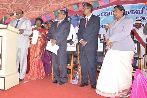 சமுதாயத்தில் எந்த பொறுப்பில் இருந்தாலும் தவறு செய்தவர்கள் மீது காவல்துறை வழக்கு பதிவு செய்ய வேண்டும்: உயர்நீதிமன்ற நீதிபதி