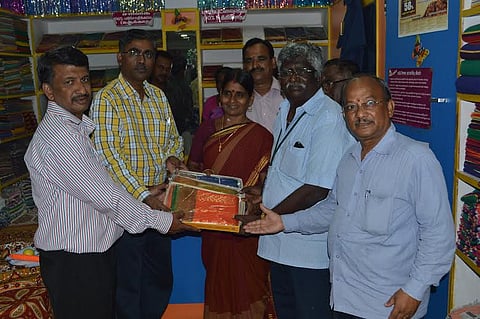 விருதுநகர் மாவட்டத்தில் கைத்தறி துணிகளை ரூ.63 லட்சத்திற்கு விற்பனை செய்ய இலக்கு