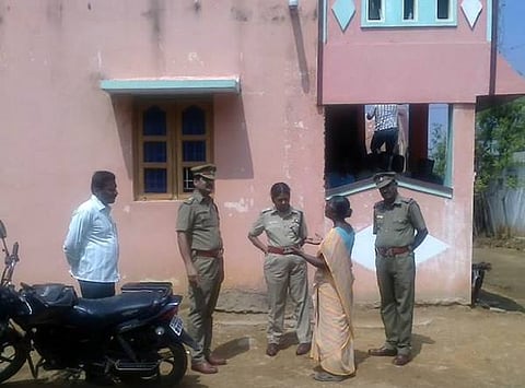 மனைவி, மகன் கழுத்தை அறுத்துக் கொலை: கணவனும் தற்கொலை முயற்சி