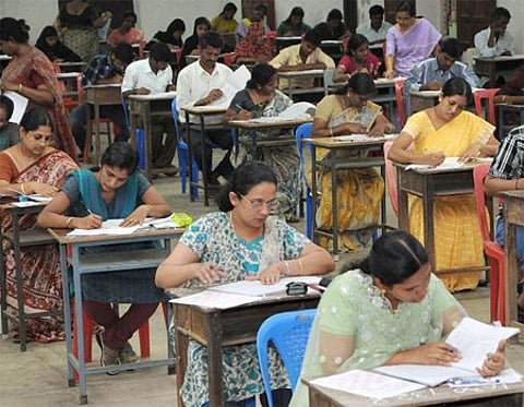 அரசுப் பணி தேர்வுகளுக்கான மாதிரி வினா-விடை அரங்கம் (PDF)