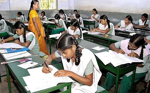 திருவள்ளூர் மாவட்டத்தில் முதல் மூன்று இடங்களை கைப்பற்றிய தனியார் பள்ளிகள்