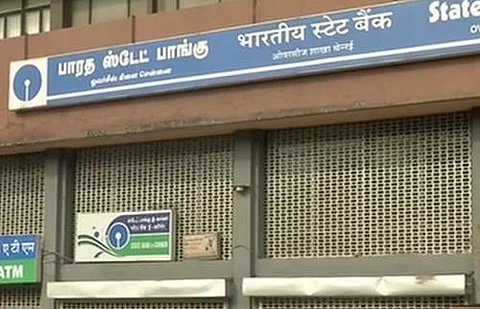 ‘வாட்ஸ்-அப்’பில் வந்த தகவல் உண்மையா? வங்கிகளுக்கு உண்மையிலேயே ஐந்து நாட்கள் தொடர் விடுமுறையா?