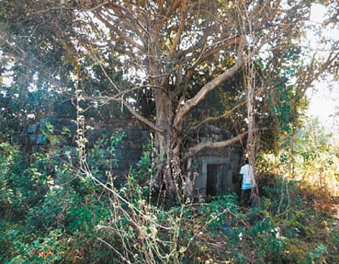 பூமியில் புதையுண்ட திருக்கோயில்!