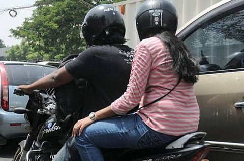 கை மரத்துப் போவது ஒரு நோயா? தீர்வு உண்டா??