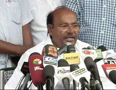 தமிழக பல்கலைக்கழகங்களை பிற மாநில மாணவர்கள் அபகரிக்க அனுமதிக்க கூடாது: ராமதாஸ்