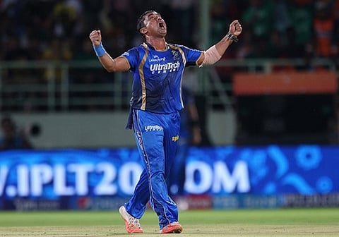 பிரபல ஐபிஎல் வீரரை ஸ்பாட் ஃபிக்ஸிங் செய்ய சொன்ன மும்பை வீரர் சஸ்பெண்ட்!