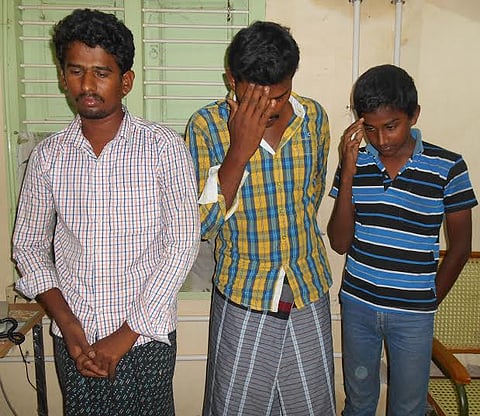 விருதநகரில் ஈ.வி.விருதநகரில் ஈ.வி.கே.எஸ்.இளங்கோவன் உருவபொம்மை எரித்து அதிமுகவினர் ஆர்ப்பாட்டம்