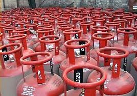 சத்துணவு மைய சிலிண்டர்களுக்கு மானியம் மறுப்பு! மத்திய அரசு மனம் இறங்குமா?