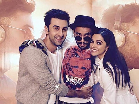 40 கோடி ரூபாய் ஆடம்பர ஃபிளாட்டை யாருக்காக வாங்கி இருக்கிறார் தீபிகா படுகோன்?!