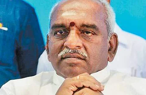 தேசிய நெடுஞ்சாலை மைல் கல் ஊர் பெயரில் ஹிந்தி மொழி ஏன்?