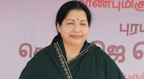 ஜெயலலிதா ஆட்சிதான் நடத்துகிறாரா எடப்பாடியார்?