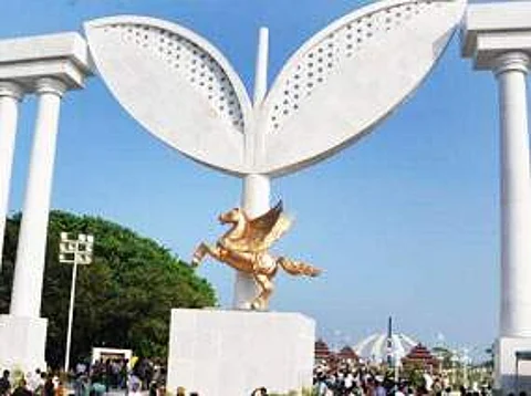 யார் தான் அவரைக் காதலிக்கவில்லை?