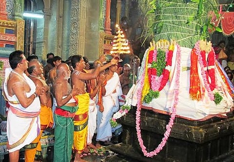 திருச்செந்தூர் முருகன் கோயிலில் மாசித் திருவிழா கொடியேற்றத்துடன் துவக்கம்