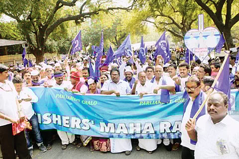 மீனவர்கள் நலனுக்கு தனி அமைச்சகம் வேண்டும்:தில்லி பேரணியில் மீனவர்கள் வலியுறுத்தல்