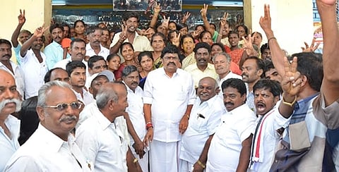 சூட்கேஸ் கொடுத்து அதிமுக என்னை இழுக்க அவசியம் இல்லை: பொன்னுப்பாண்டியன்