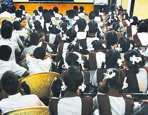 என்ன படிக்க வேண்டும் என்பதில் தெளிவு வேண்டும்!