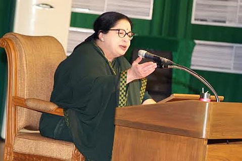 கண் துஞ்சாமல் கடமையாற்றிட வேண்டும்: அதிமுக தொண்டர்களுக்கு ஜெயலலிதா அன்பு மடல்