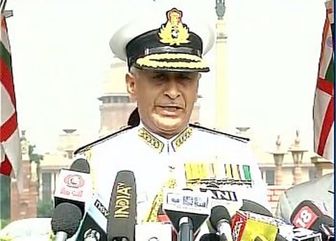 புதிய கடற்படை தளபதியாக சுனில் லன்பா பொறுப்பேற்பு