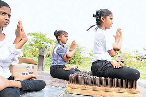 நாடு முழுவதும் புதிதாக 100 யோகா மையங்கள்: மத்திய அரசு தகவல்