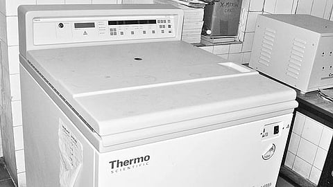 அரசு மருத்துவமனைகளில் முடங்கிக் கிடக்கும் ரத்தத்தை பிரித்தெடுக்கும் கருவிகள்