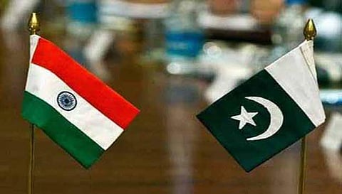 ராணுவ ரகசியங்களை உளவு பார்த்த பாகிஸ்தான் தூதரக அதிகாரி கைது