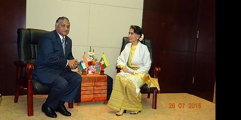 இந்திய வெளியுறவுத் துறை இணை அமைச்சர் வி.கே.சிங் - ஆங் சான் சூகி சந்திப்பு!