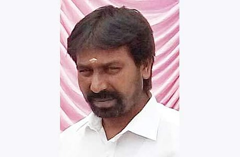கோவையில் இந்து முன்னணி நிர்வாகி வெட்டிக் கொலை