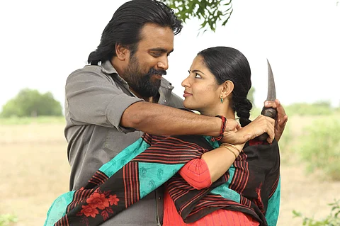 சசிகுமாரின் ‘கிடாரி’ பட விமரிசனம் – ரத்தக் காட்டேரி!