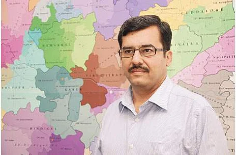 ஆர்.கே. நகர் இடைத் தேர்தலில் பணப்பட்டுவாடா: ராஜேஷ் லக்கானி பதில் மனு தாக்கல்
