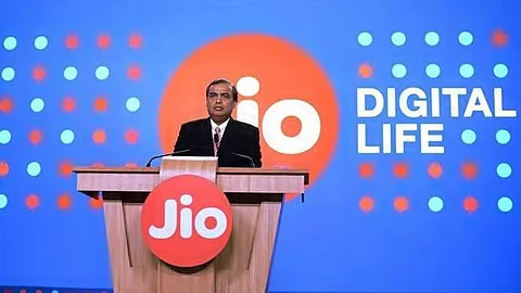 தொலைதொடர்புத் துறையில் 1,50,000 பேர் வேலை இழக்கும் அபாயம்