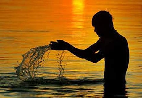 முடவன் முழுக்கு உற்சவம் எப்படித் தோன்றியது?