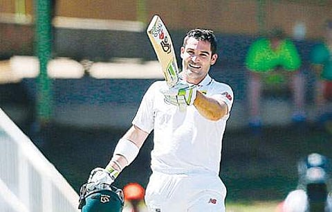 சதமடித்த மகிழ்ச்சியில் டீன் எல்கர்.