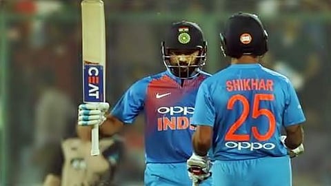 ரோஹித், தவன் அதிரடி அரைசதம்: இந்தியா 202 ரன்கள் குவிப்பு