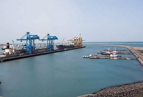 எண்ணூர் காமராஜர் துறைமுகத்தில் அதிகாரி வேலை: பொறியியல் பட்டதாரிகள் விண்ணப்பிக்க அழைப்பு