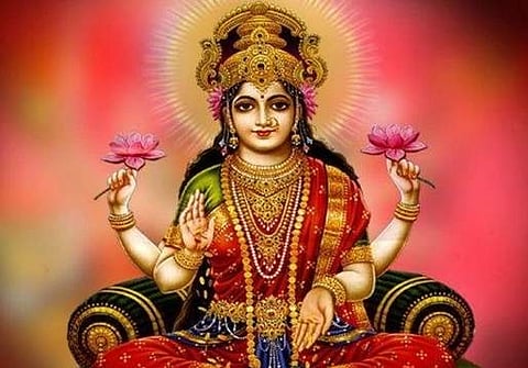 இன்று வரலட்சுமி விரதம்: பூஜை அனுஷ்டிக்கும் முறையும், லட்சுமி அஷ்டோத்திரமும்!