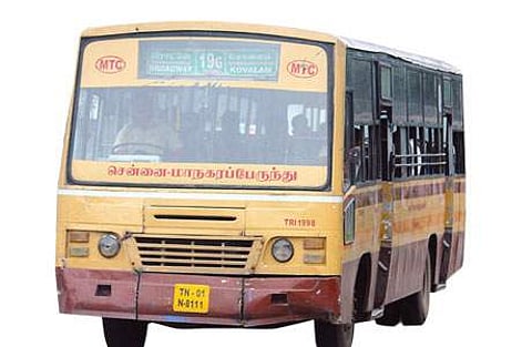 வள்ளலார் நகரில் இருந்து பொன்னேரிக்கு இயக்கப்பட்ட பேருந்துகள் நிறுத்தம்: மாணவர்கள், வியாபாரிகள் அவதி