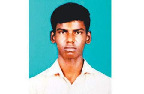 மர்மக் காய்ச்சல்:பள்ளி மாணவர் சாவு