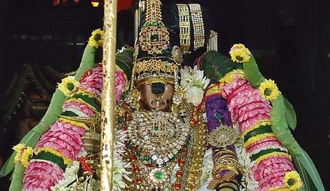 ஸ்ரீரங்கம் பகல் பத்து உற்சவம்: மோகினி அலங்காரத்தில் எழுந்தருளினார் நம்பெருமாள்