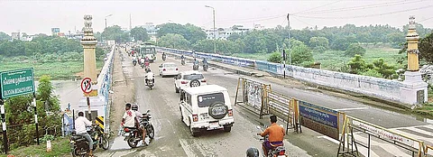 தெரிந்த பெயர், தெரியாத விவரம்: சுலோச்சன முதயார் பாலம்-175!