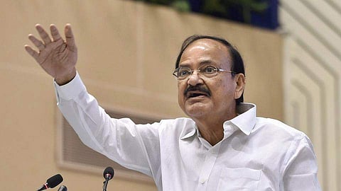 தாயை வணங்க மாட்டீர்கள் எனில் வேறு யாரை வணங்கப் போகிறீர்கள்? அப்ஸல் குருவையா? வெங்கய்ய நாயுடு கேள்வி!