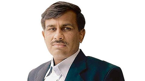 தேசிய பங்குச் சந்தை தலைவருக்கு ரூ.8 கோடி ஊதியம்!