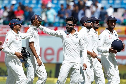 வெற்றி உறுதி? இந்திய அணிக்கு 106 ரன்கள் இலக்கு!