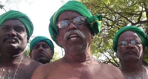 தில்லியில் பிரதமர் அலுவலகம் முன்பு தமிழக விவசாயிகள் நிர்வாணப் போராட்டம்; கைது!